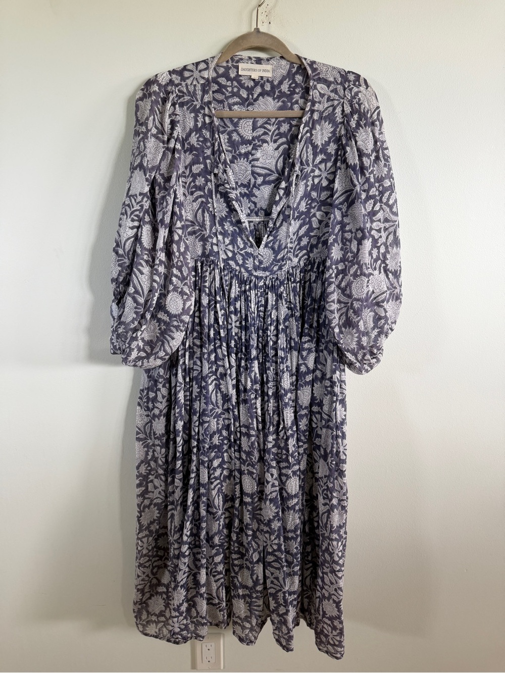 Daughters of India Blue and White Floral V-Neck Maxi Dress large
